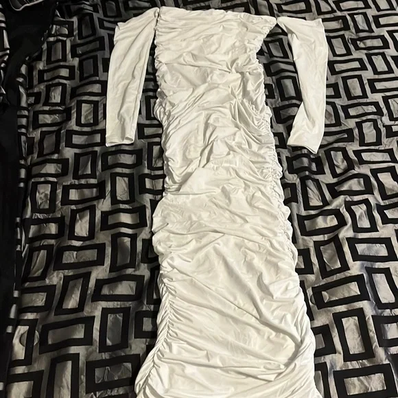 white long beautiful dress - Picture 1 of 2